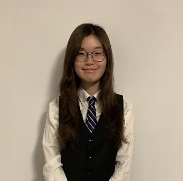 Isabella K - Director of Logistics